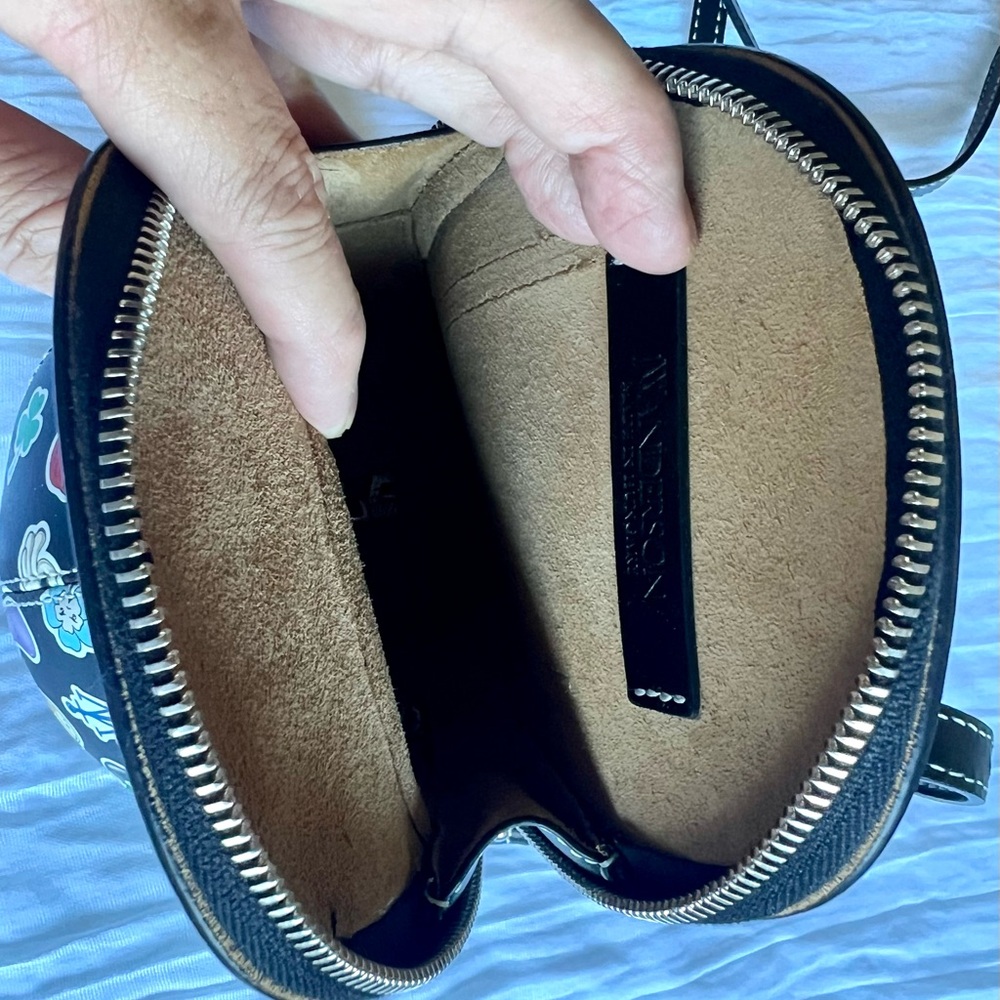 JW Anderson Black medium Leather Cap Bag - Picture 5 of 10
